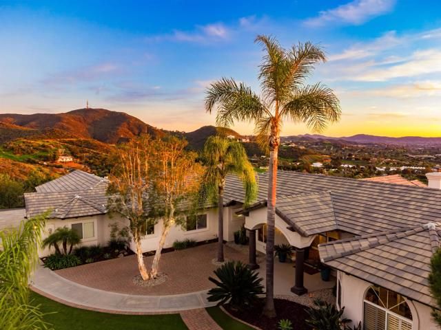 1966 Las Lomas, Vista, CA 92084