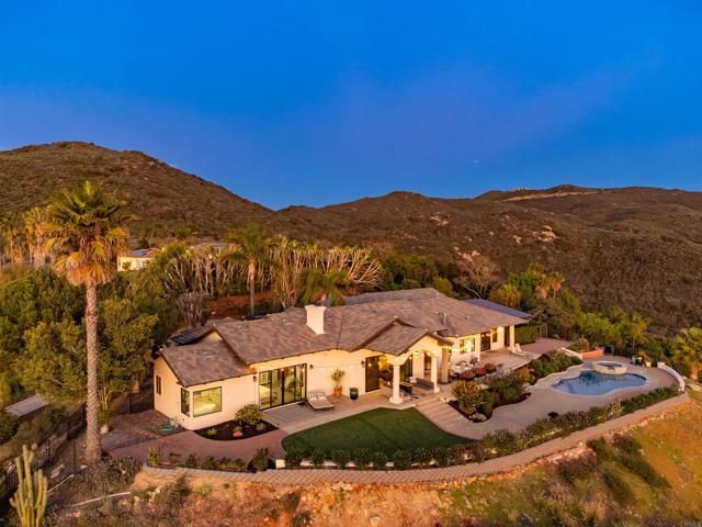 1966 Las Lomas, Vista, CA 92084