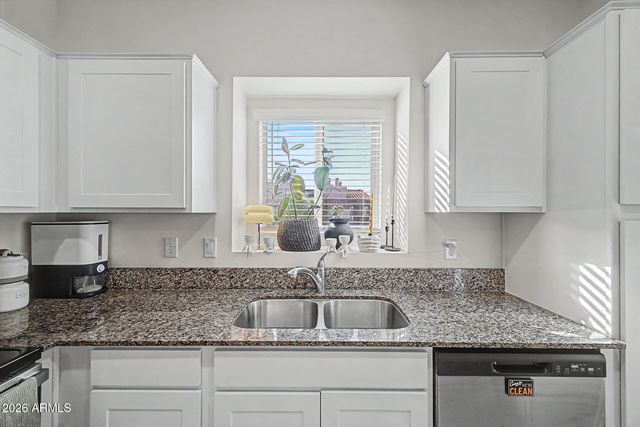 2162 W HARMONT Drive, Phoenix, AZ 85021
