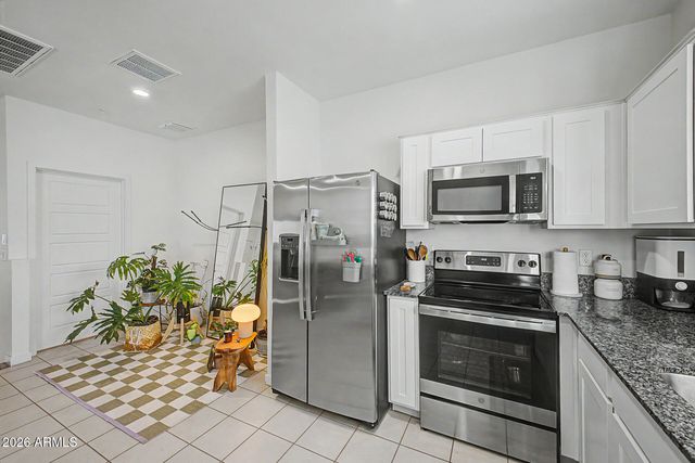 2162 W HARMONT Drive, Phoenix, AZ 85021