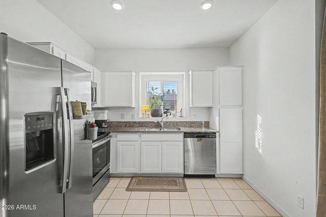 2162 W HARMONT Drive, Phoenix, AZ 85021