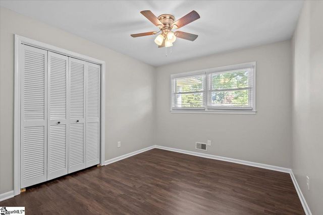 102 Hilldale Drive, Boiling Springs, SC 29316