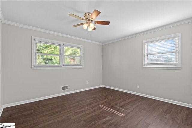 102 Hilldale Drive, Boiling Springs, SC 29316