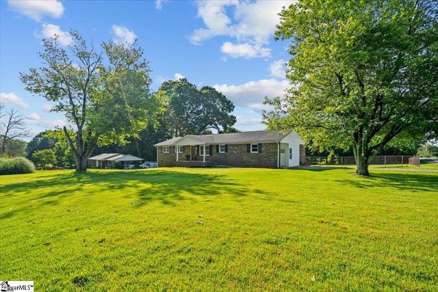 102 Hilldale Drive, Boiling Springs, SC 29316