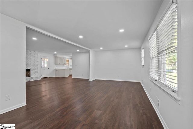 102 Hilldale Drive, Boiling Springs, SC 29316