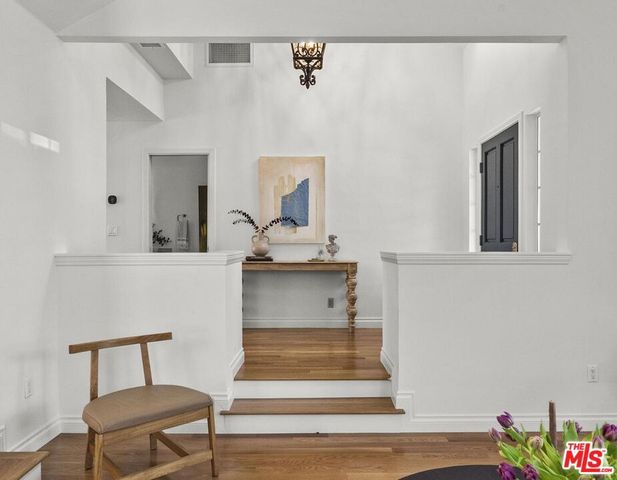 744 New York Drive, Altadena, CA 91001