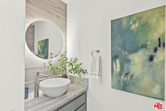 744 New York Drive, Altadena, CA 91001