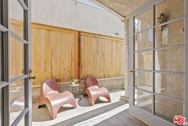 744 New York Drive, Altadena, CA 91001