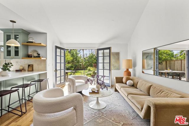 744 New York Drive, Altadena, CA 91001