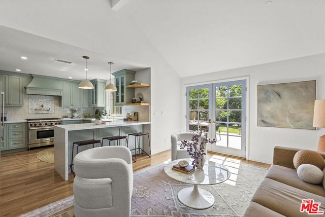 744 New York Drive, Altadena, CA 91001