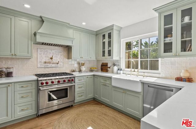 744 New York Drive, Altadena, CA 91001