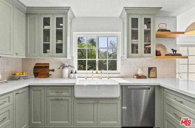 744 New York Drive, Altadena, CA 91001