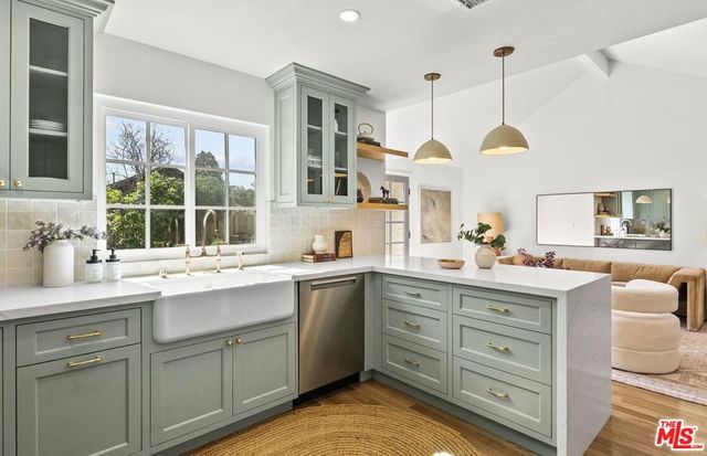 744 New York Drive, Altadena, CA 91001