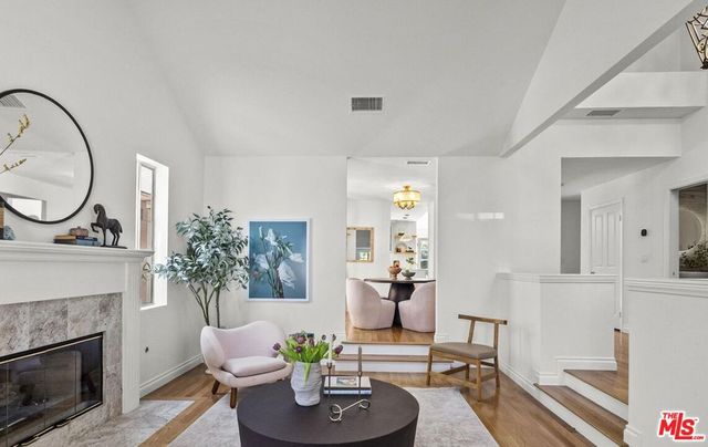 744 New York Drive, Altadena, CA 91001