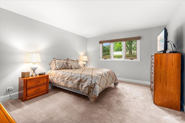 8409 Mending Wall Drive, Woodridge, IL 60517