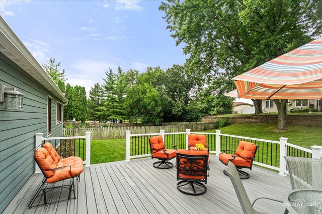 8409 Mending Wall Drive, Woodridge, IL 60517