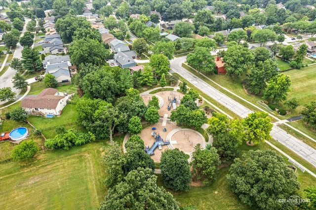 8409 Mending Wall Drive, Woodridge, IL 60517