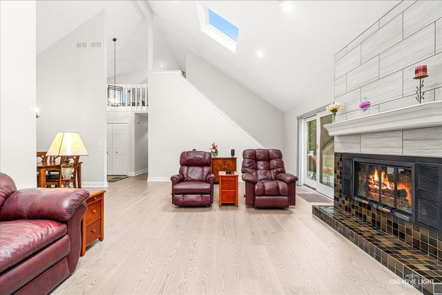 8409 Mending Wall Drive, Woodridge, IL 60517
