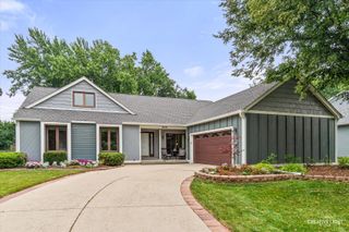 8409 Mending Wall Drive, Woodridge, IL 60517