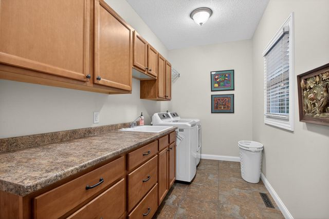6309 Forest Road, Davenport, IA 52807
