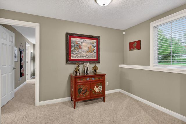 6309 Forest Road, Davenport, IA 52807