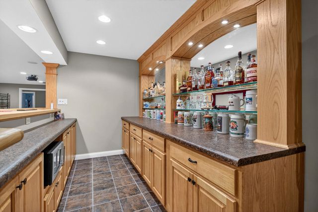 6309 Forest Road, Davenport, IA 52807