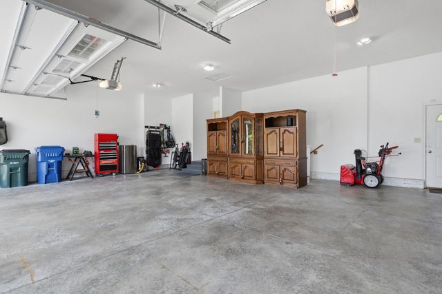 6309 Forest Road, Davenport, IA 52807