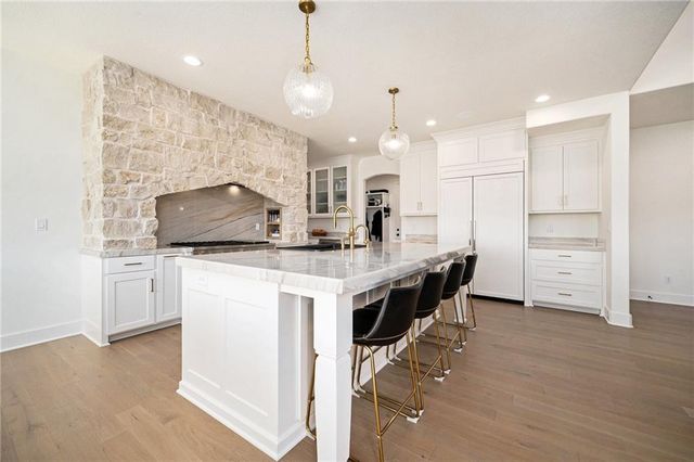 2171 NW Palisades Drive, Riverside, MO 64150