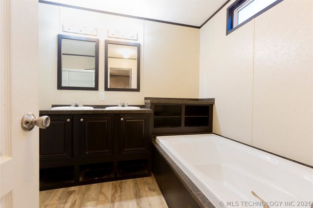 1487 Buds Point Road North, Mcalester, OK 74501