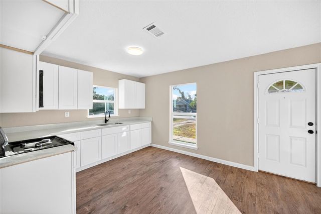 4918 Los Angeles Street, Houston, TX 77026