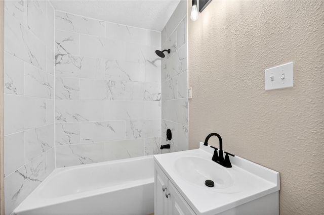 4918 Los Angeles Street, Houston, TX 77026