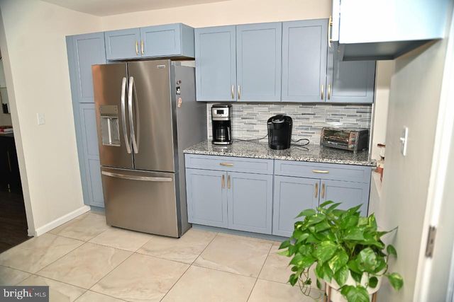 8102 ARLINGTON AVE, Upper Darby, PA 19082