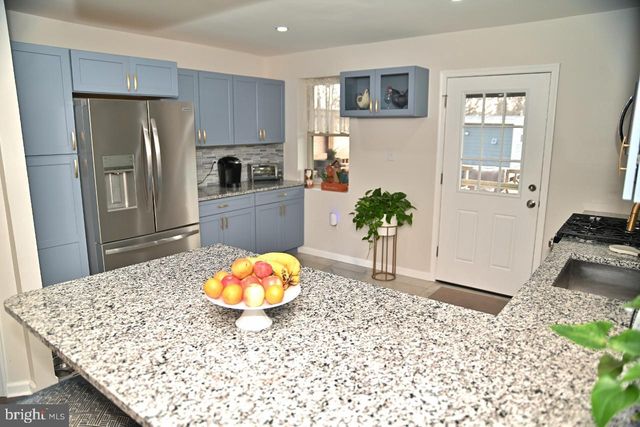 8102 ARLINGTON AVE, Upper Darby, PA 19082