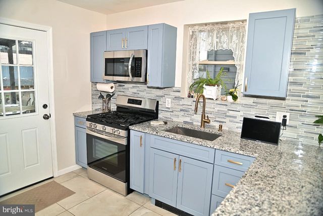 8102 ARLINGTON AVE, Upper Darby, PA 19082