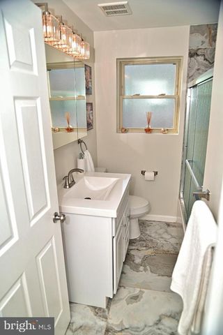 8102 ARLINGTON AVE, Upper Darby, PA 19082