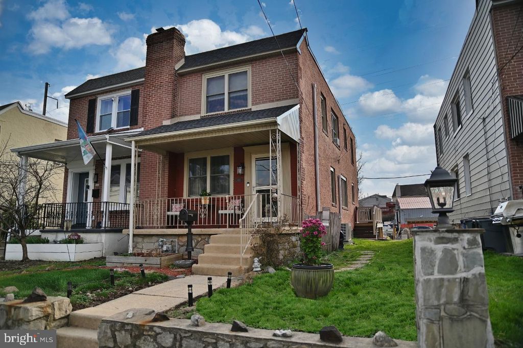 8102 ARLINGTON AVE, Upper Darby, PA 19082