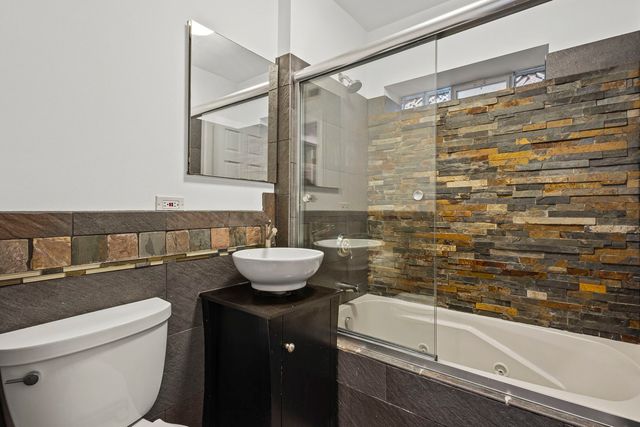 4021 N Southport Avenue 1, Chicago, IL 60613