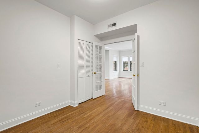 4021 N Southport Avenue 1, Chicago, IL 60613