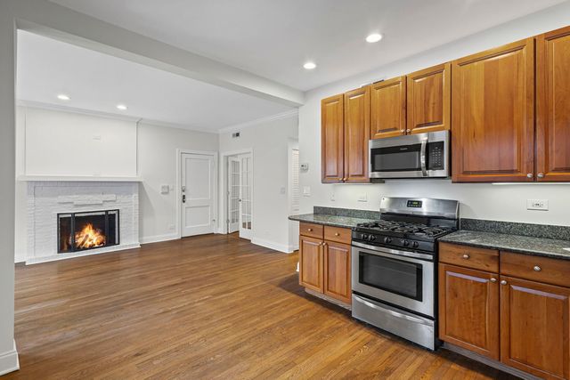 4021 N Southport Avenue 1, Chicago, IL 60613