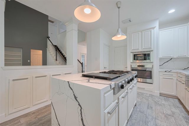 3 Vincent Court, The Woodlands, TX 77382