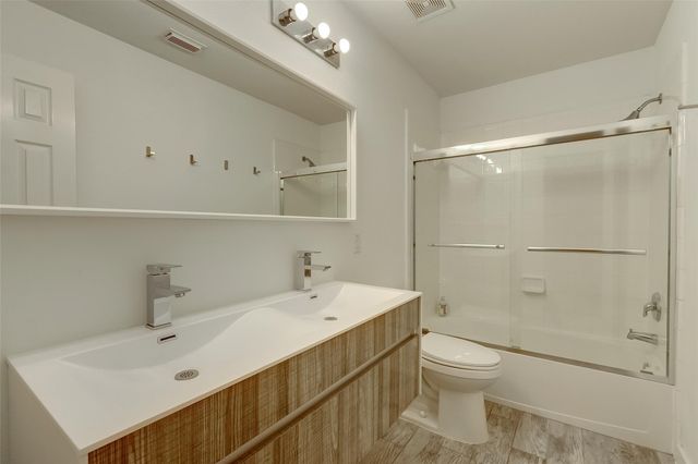 3 Vincent Court, The Woodlands, TX 77382