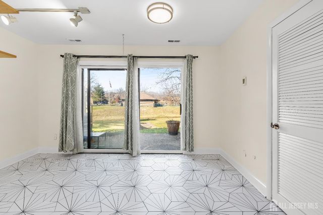 163 Hidden Hollow Court, Edison, NJ 08820