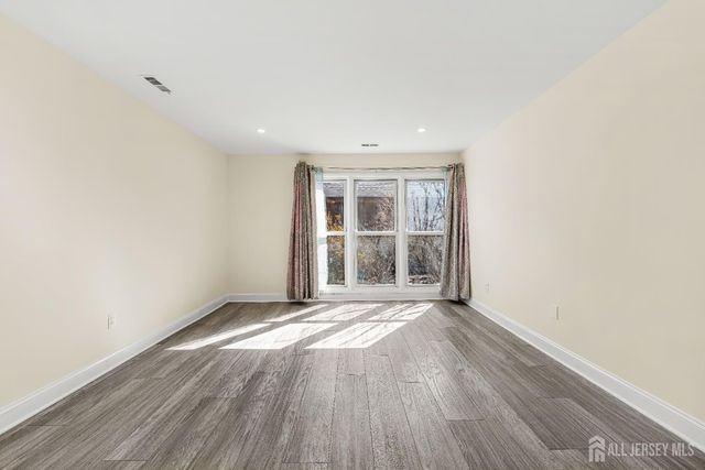 163 Hidden Hollow Court, Edison, NJ 08820