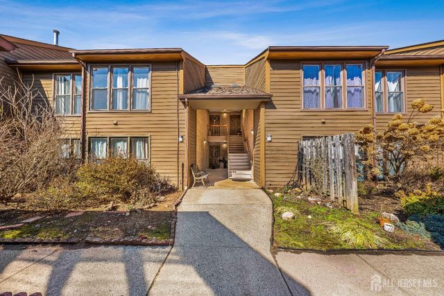 163 Hidden Hollow Court, Edison, NJ 08820