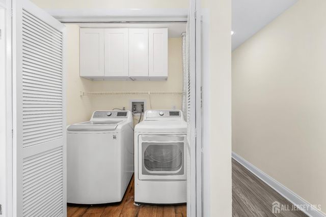 163 Hidden Hollow Court, Edison, NJ 08820