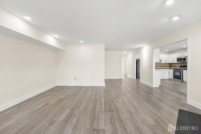 163 Hidden Hollow Court, Edison, NJ 08820