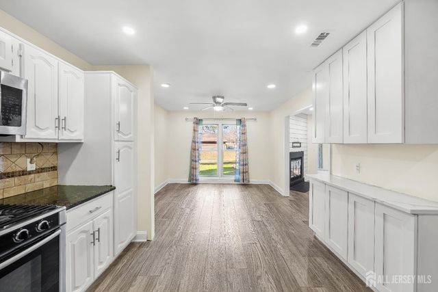 163 Hidden Hollow Court, Edison, NJ 08820