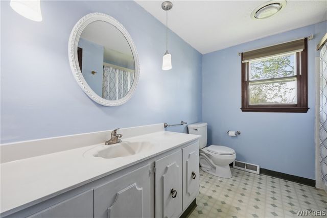 881 Castlebar Drive, North Tonawanda, NY 14120