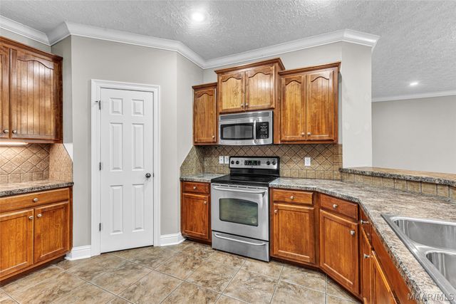 655 River Birch Circle, Wetumpka, AL 36093