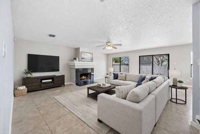 3152 Spyglass Drive, Grand Prairie, TX 75052